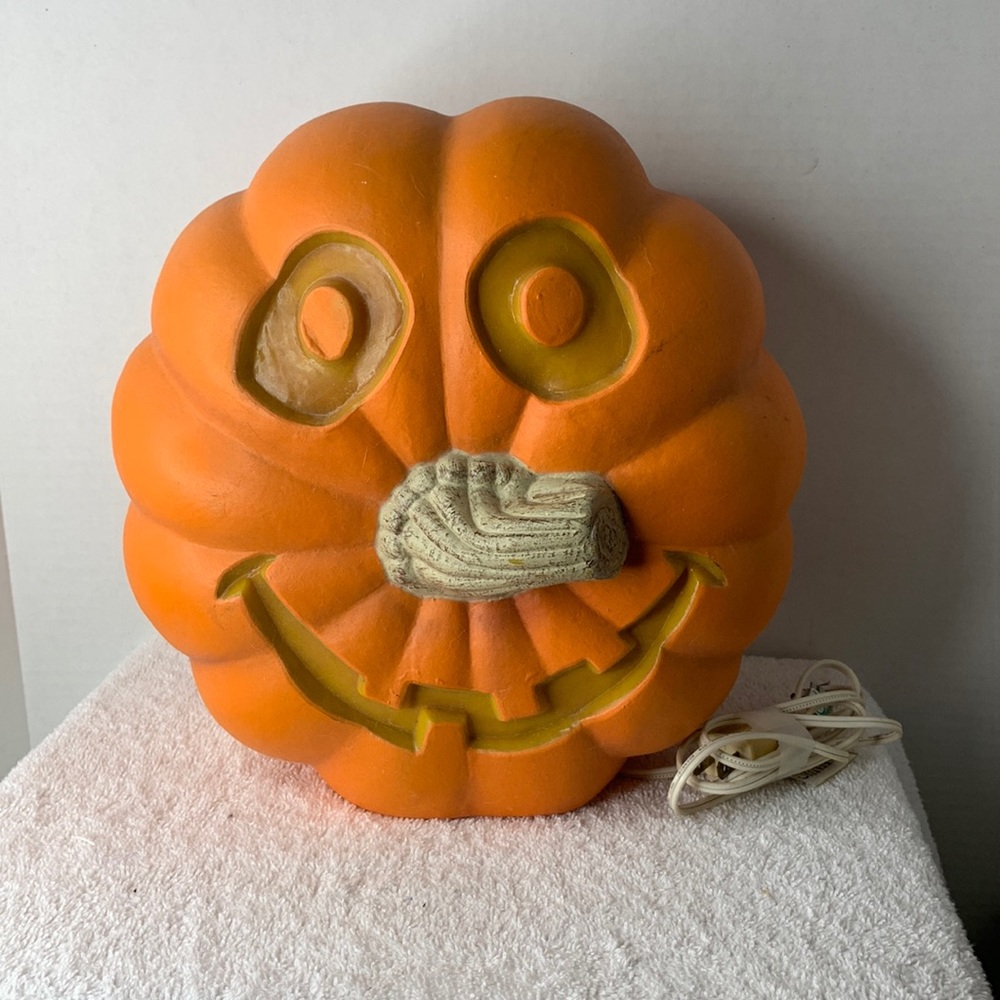 Blow Mold Lighted Tradition Stem Nose Pumpkin 12” X 11” Tested and Works